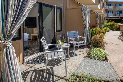 The Lodge At Tiburon image 27
