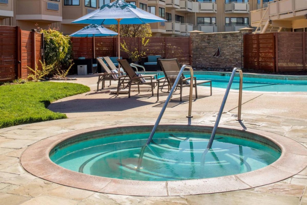 The Lodge At Tiburon Image 37